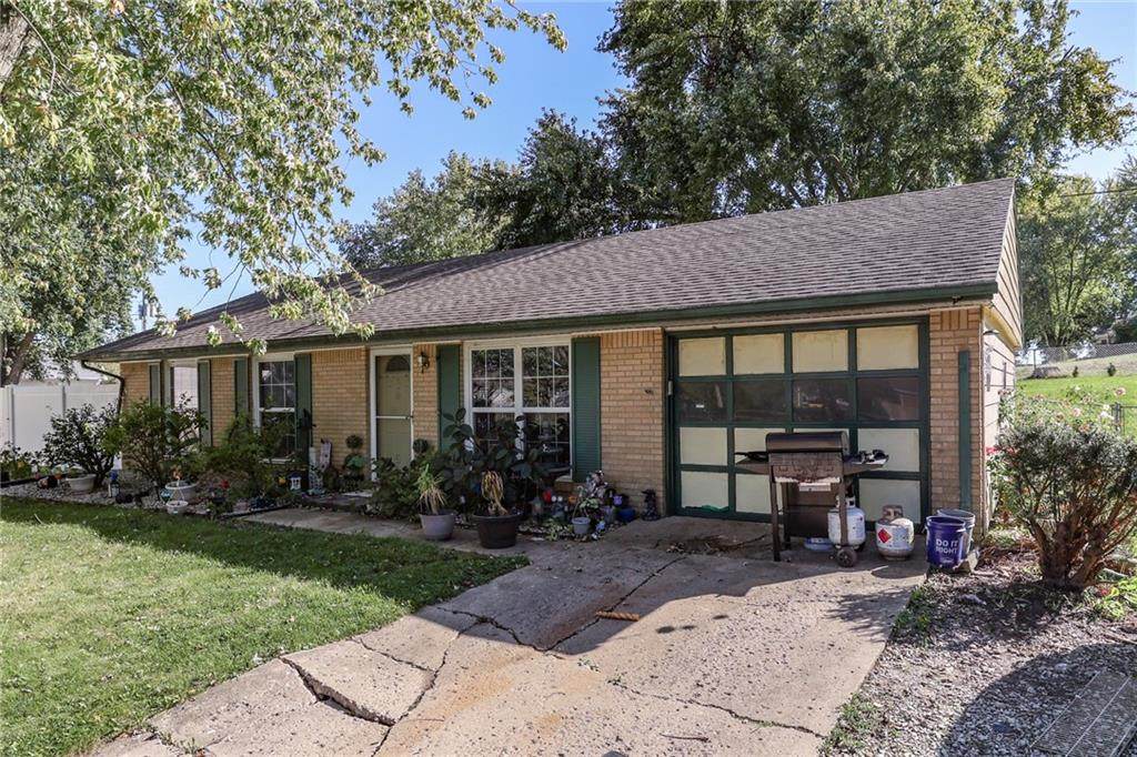 465 Maple Court - Photo 1