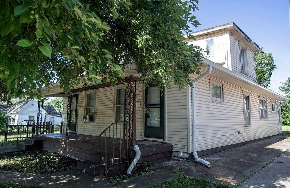 868 Gladstone Avenue - Photo 1