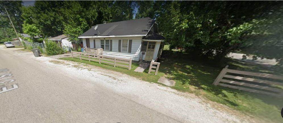 3102 Gladstone Avenue - Photo 1