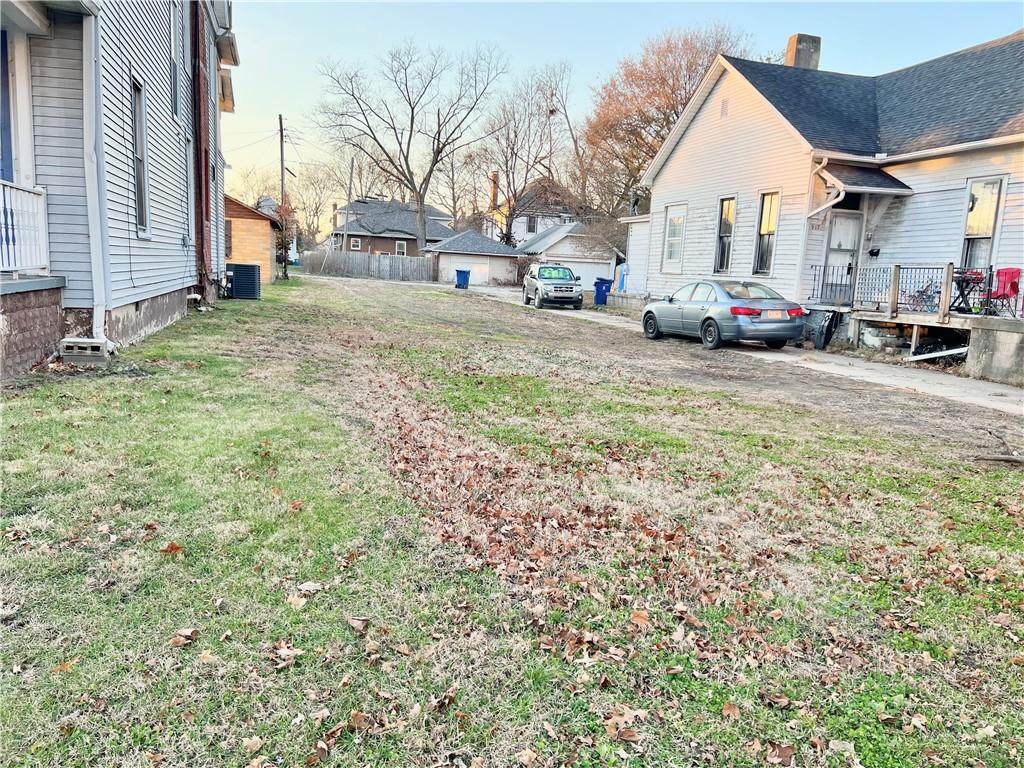919 6th Street - Photo 1