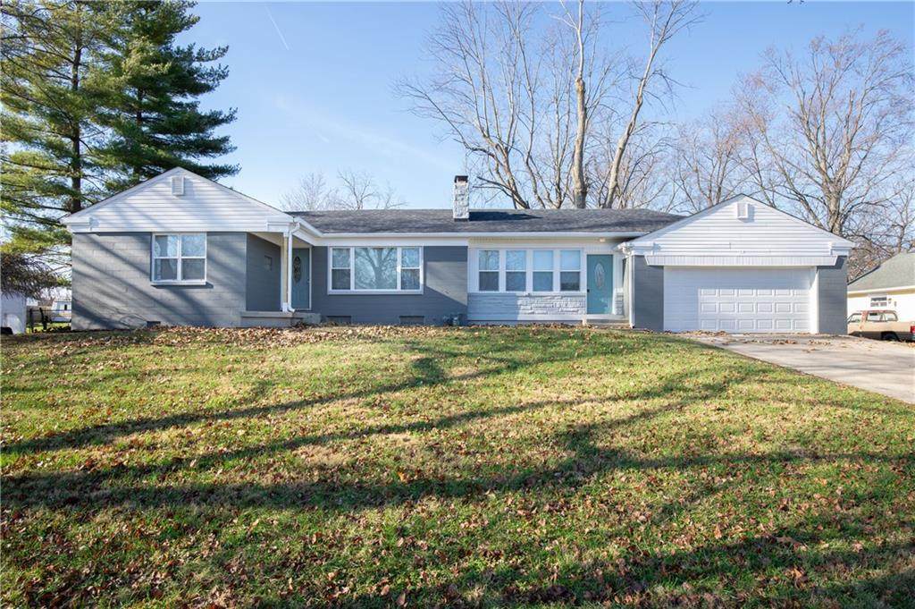 738 Devon Avenue - Photo 1