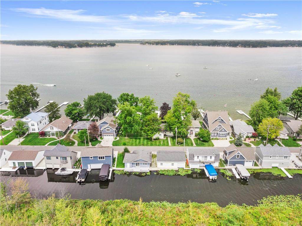 8267 Highland View Drive - Photo 1