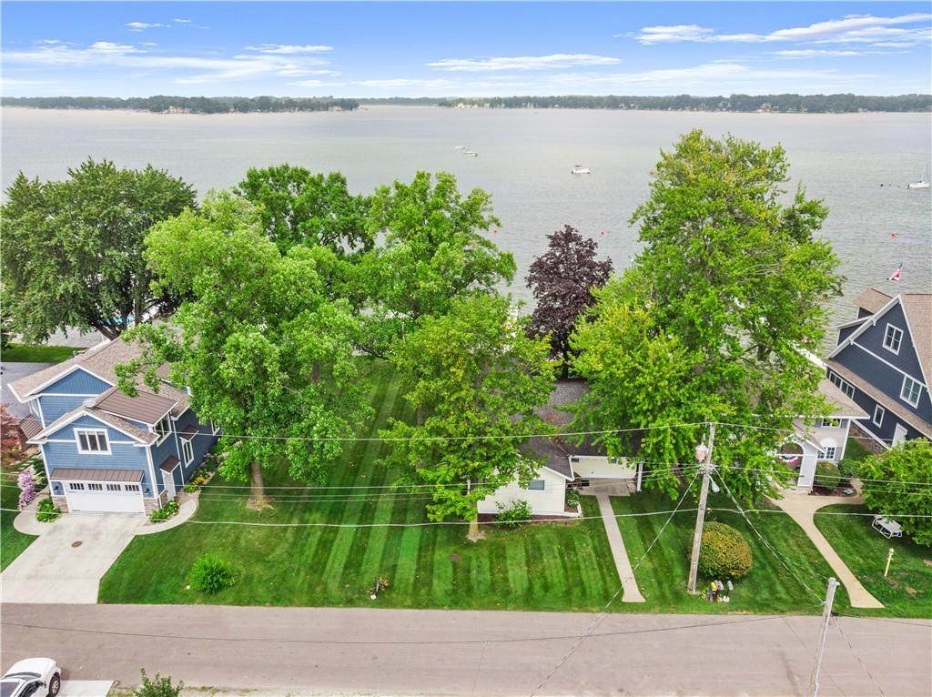 8267 Highland View Drive - Photo 1