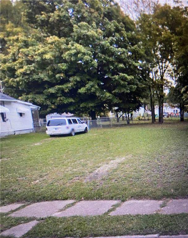 2339 Plum Street - Photo 1