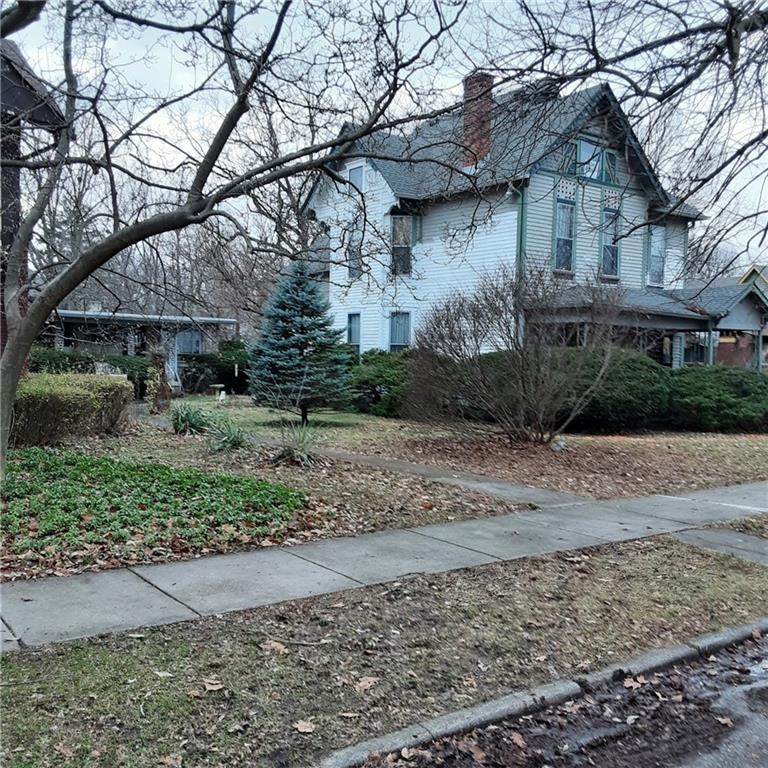 814 Woodruff Place E - Photo 1