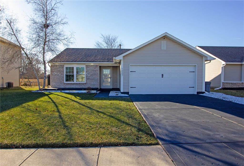 1007 Redwood Drive - Photo 1