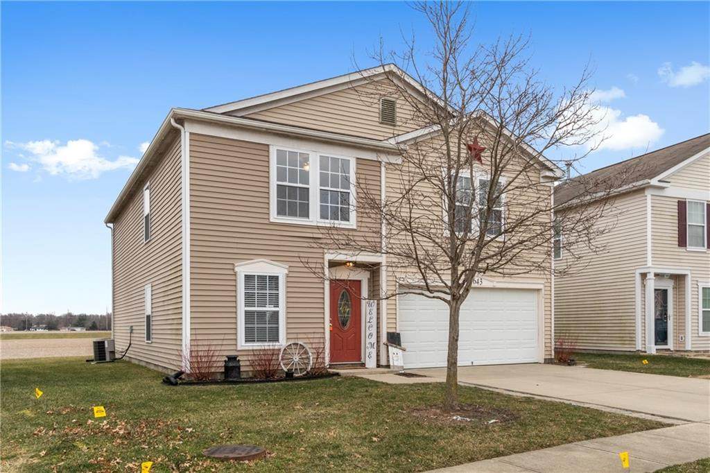 1643 Carriage Circle - Photo 1