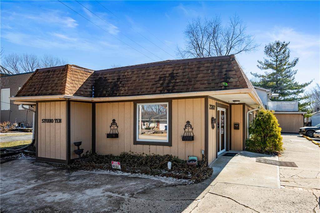 2307 10th Street - Photo 1