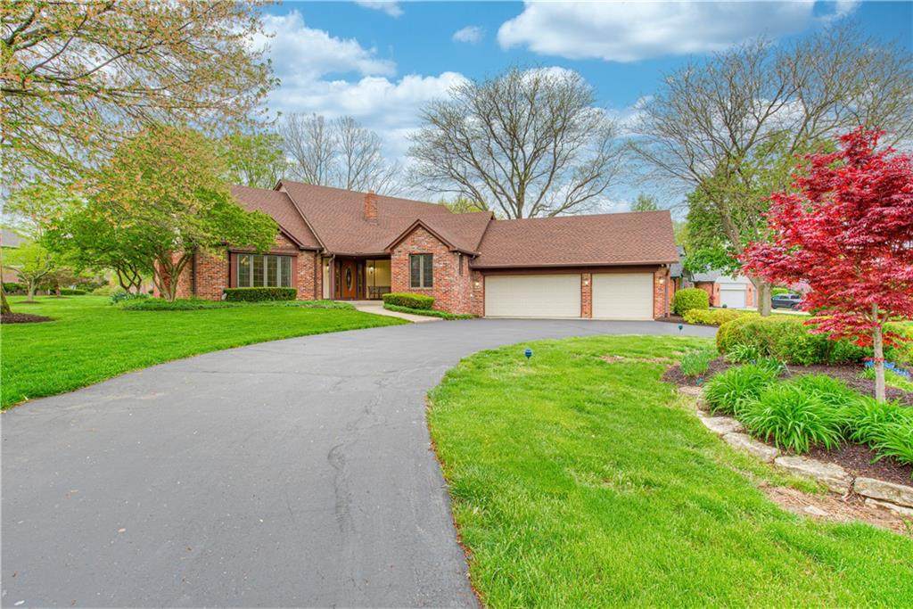 9114 Castle Knoll Boulevard - Photo 1