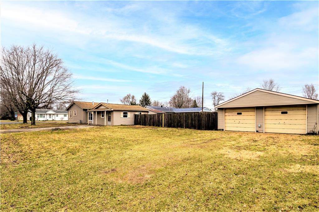 689 Collier Street - Photo 1