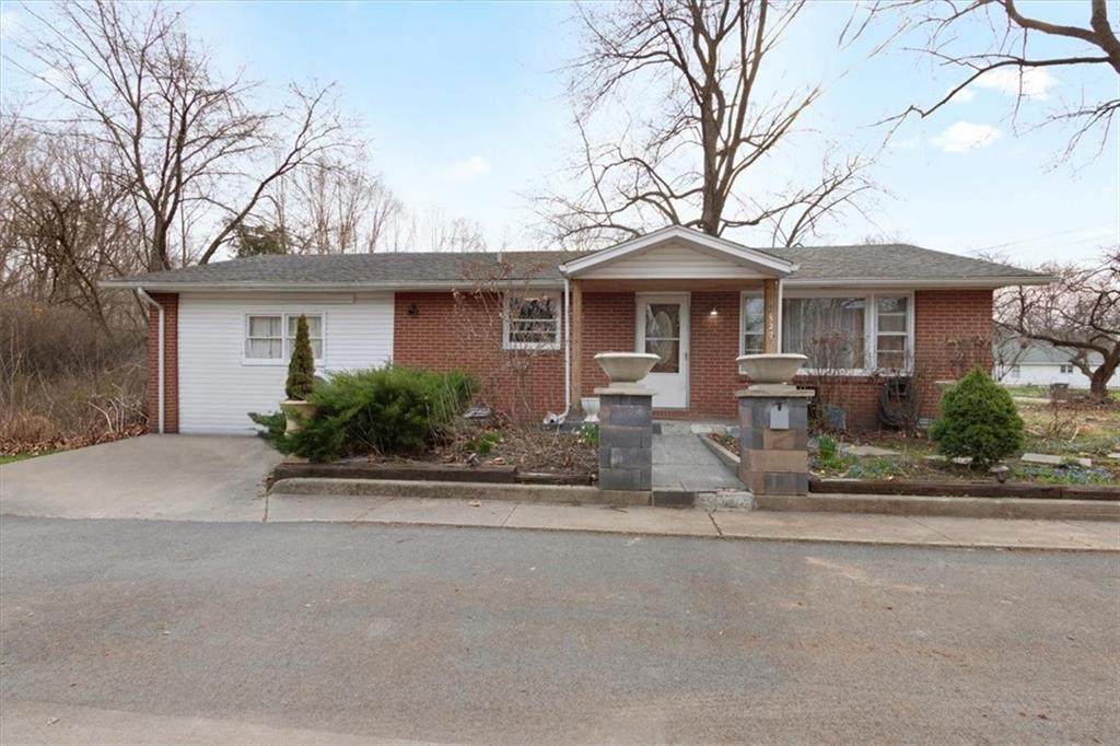 520 Louise Street - Photo 1
