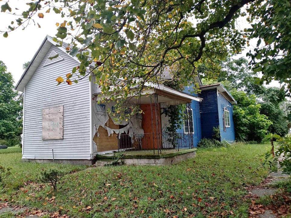 901 1st Street - Photo 1