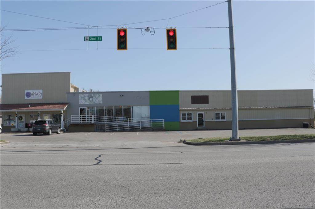 935 2nd Street - Photo 1