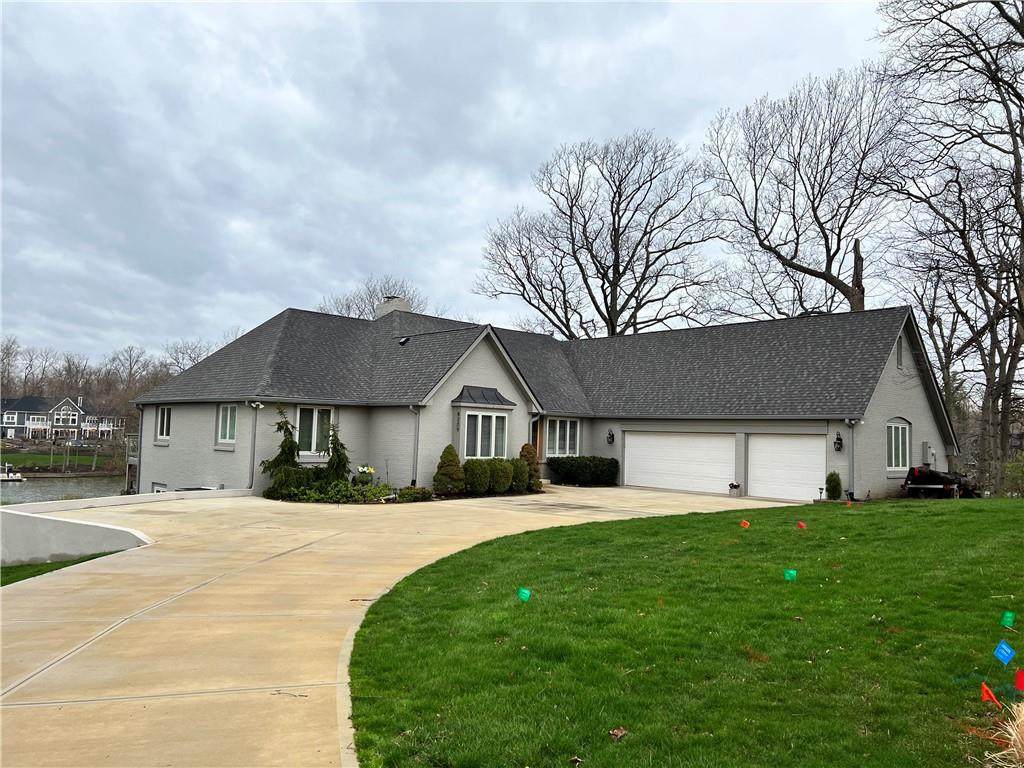 8209 Twin Pointe Circle - Photo 1