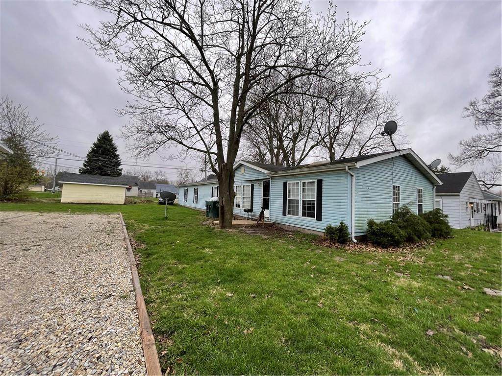 2205 11th Street - Photo 1