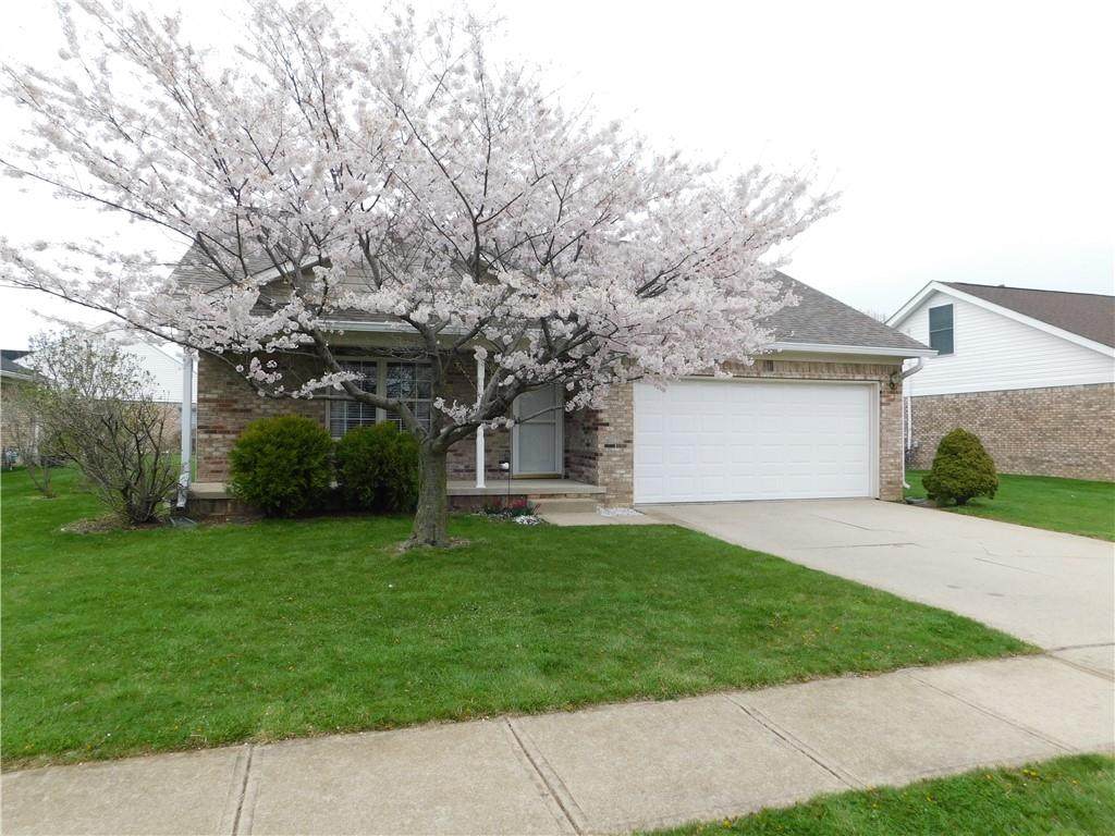 212 Lakeshore Drive - Photo 1