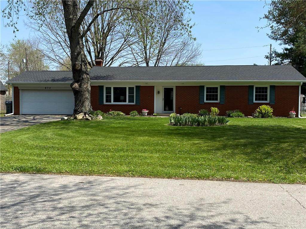 670 Sunset Drive - Photo 1