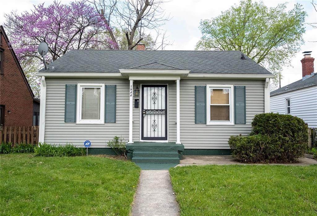 1944 Sharon Avenue - Photo 1