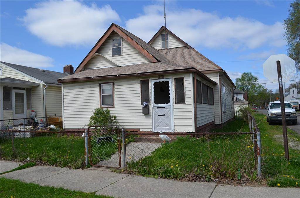 402 Addison - Photo 1