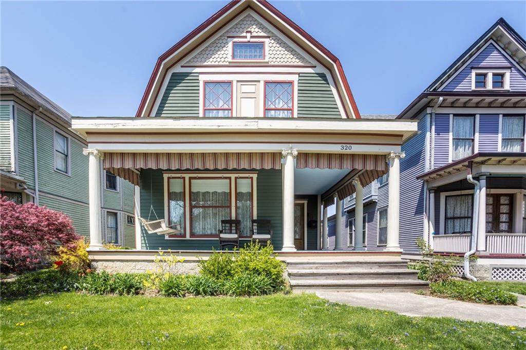 320 12TH Street - Photo 1