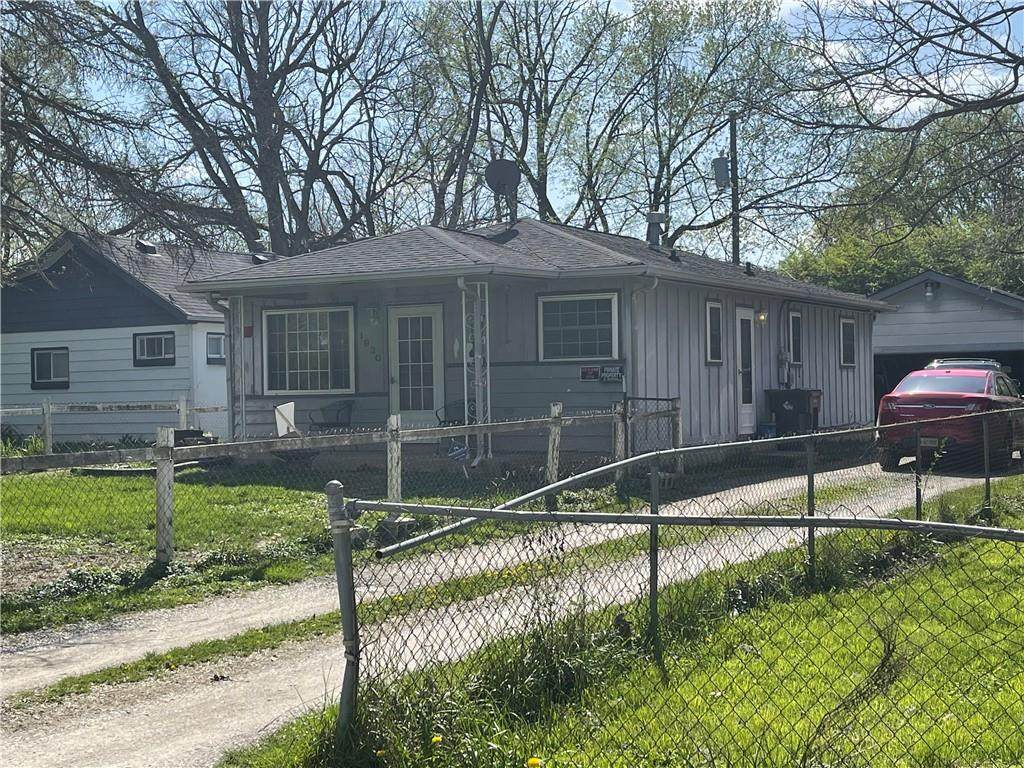 1930 Kildare Avenue - Photo 1