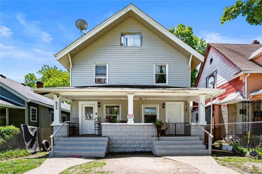 955 33rd Street - Photo 1