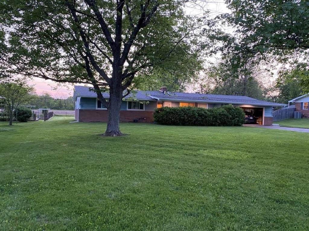 3046 State Road 267 - Photo 1