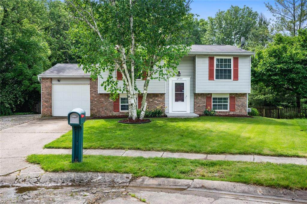 6935 Chauncey Drive - Photo 1
