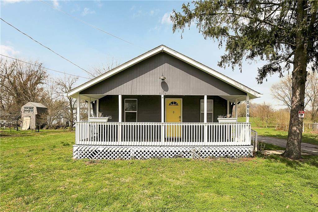 1016 Epler Avenue - Photo 1