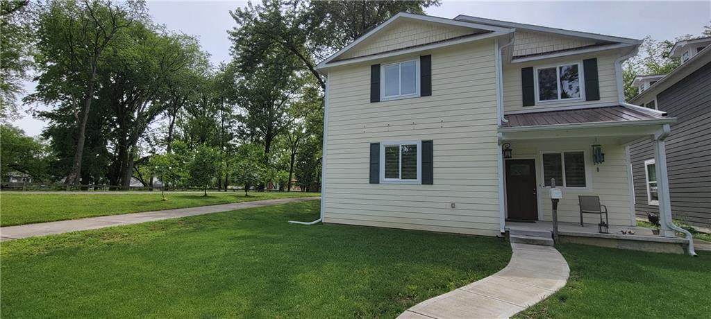 140 Catherwood Avenue - Photo 1