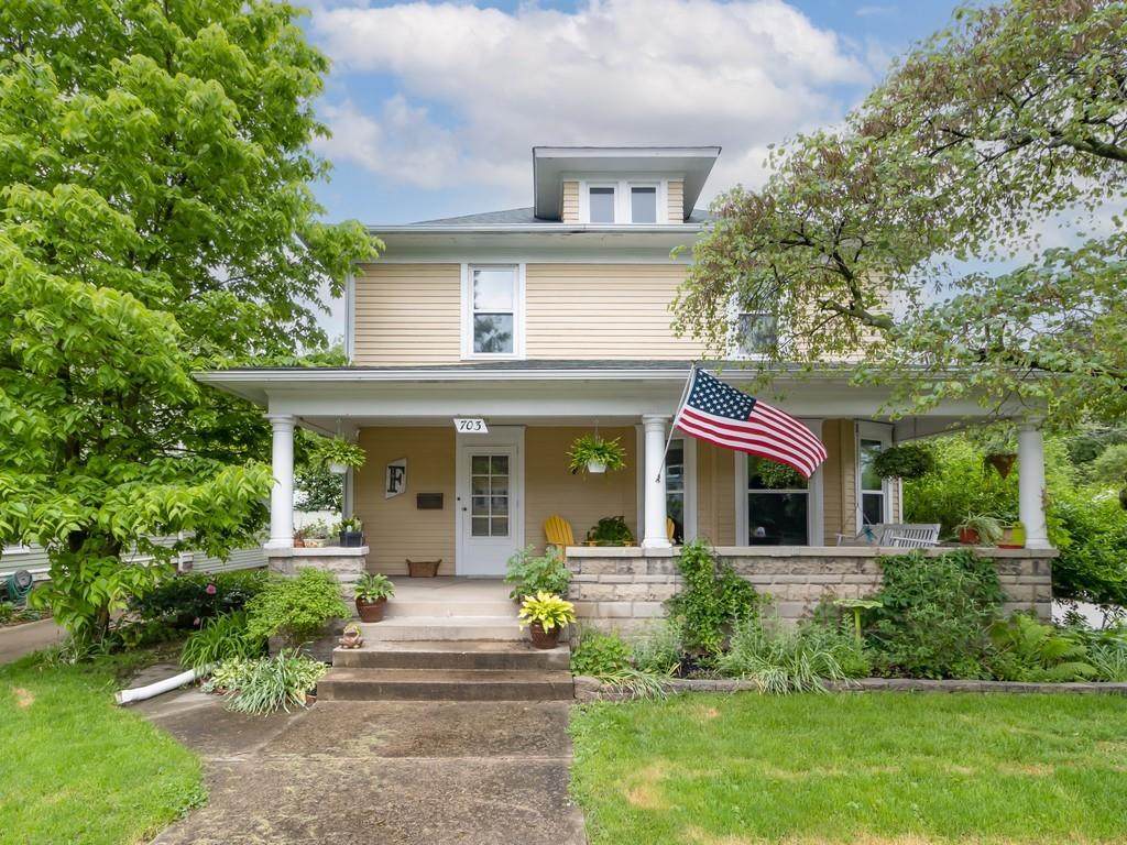 703 11th Street - Photo 1