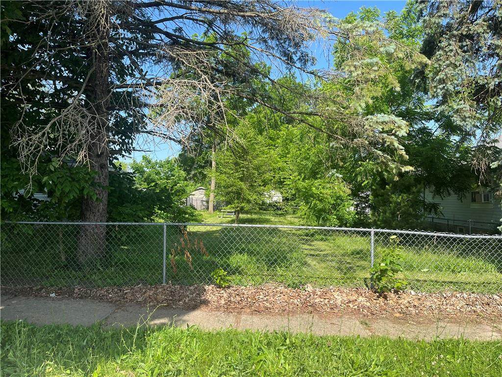 1821 Main Street - Photo 1