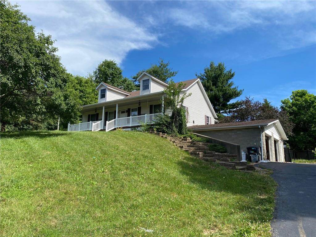 2220 Lakeview Drive - Photo 1