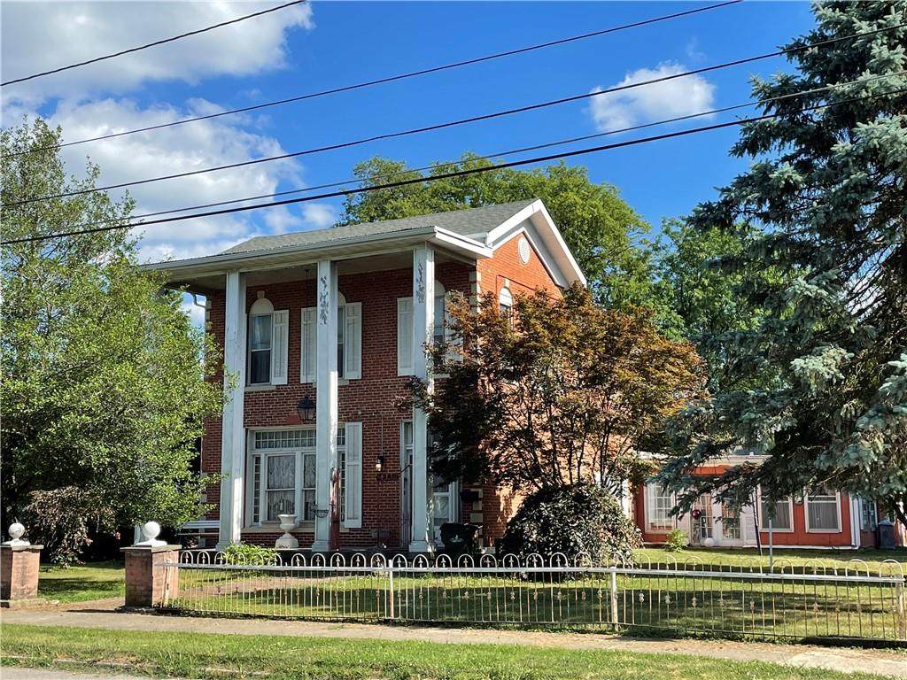 819 Main Street - Photo 1