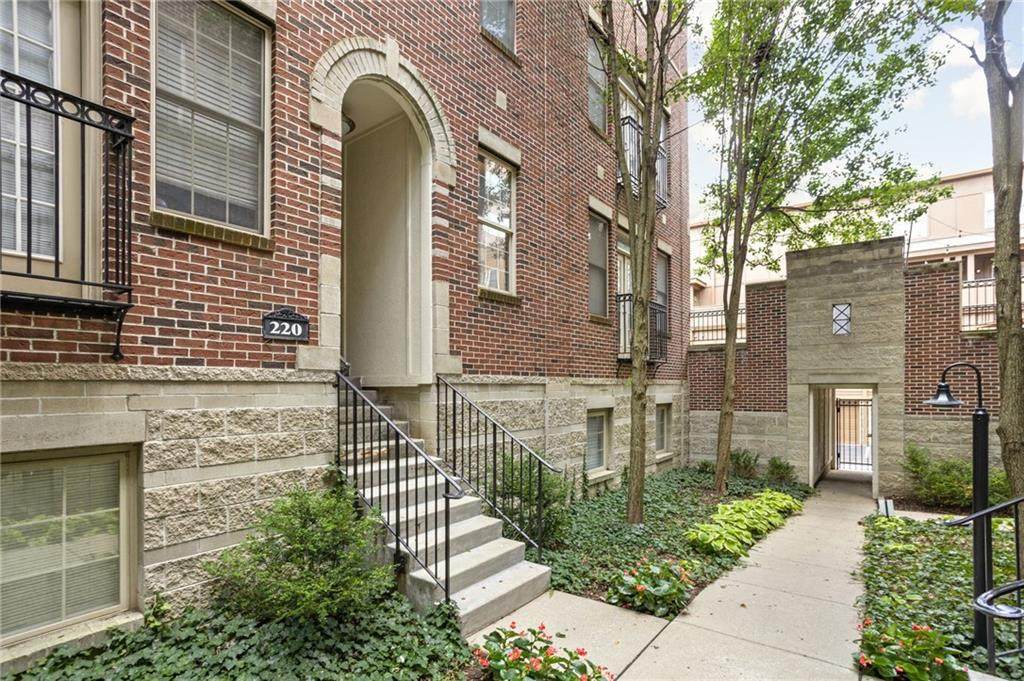 220 Cleveland Avenue - Photo 1