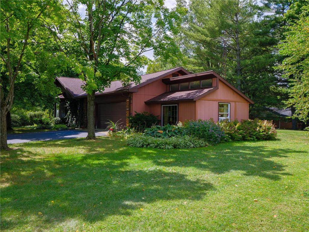 526 Reade Avenue - Photo 1
