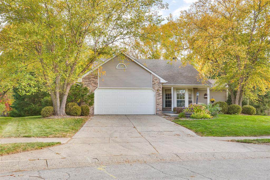 5574 Pine Knoll Boulevard - Photo 1
