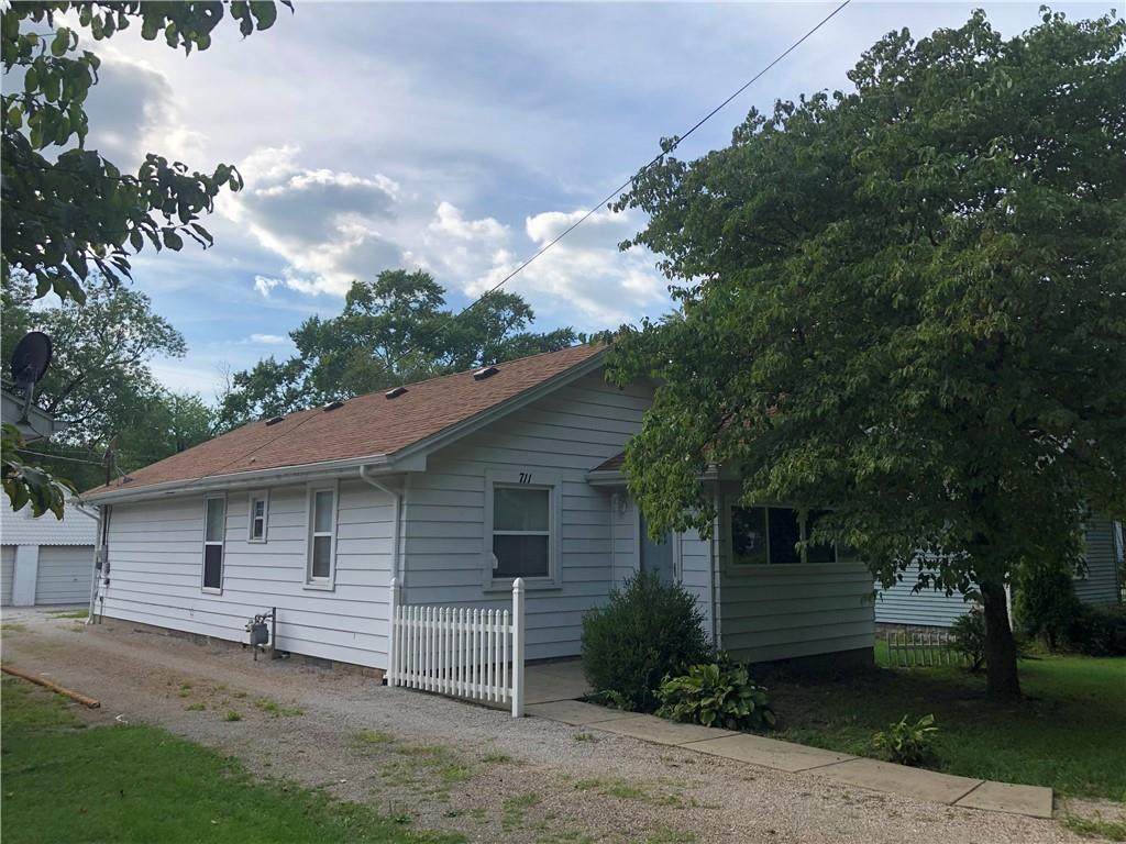 711 Brown Avenue - Photo 1