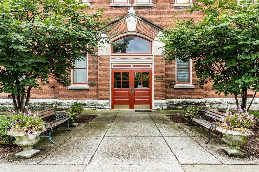 714 Buchanan Street - Photo 1