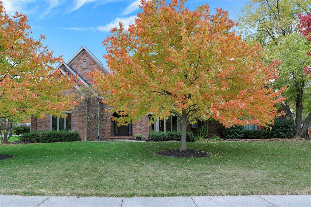 5364 Woodfield Drive - Photo 1