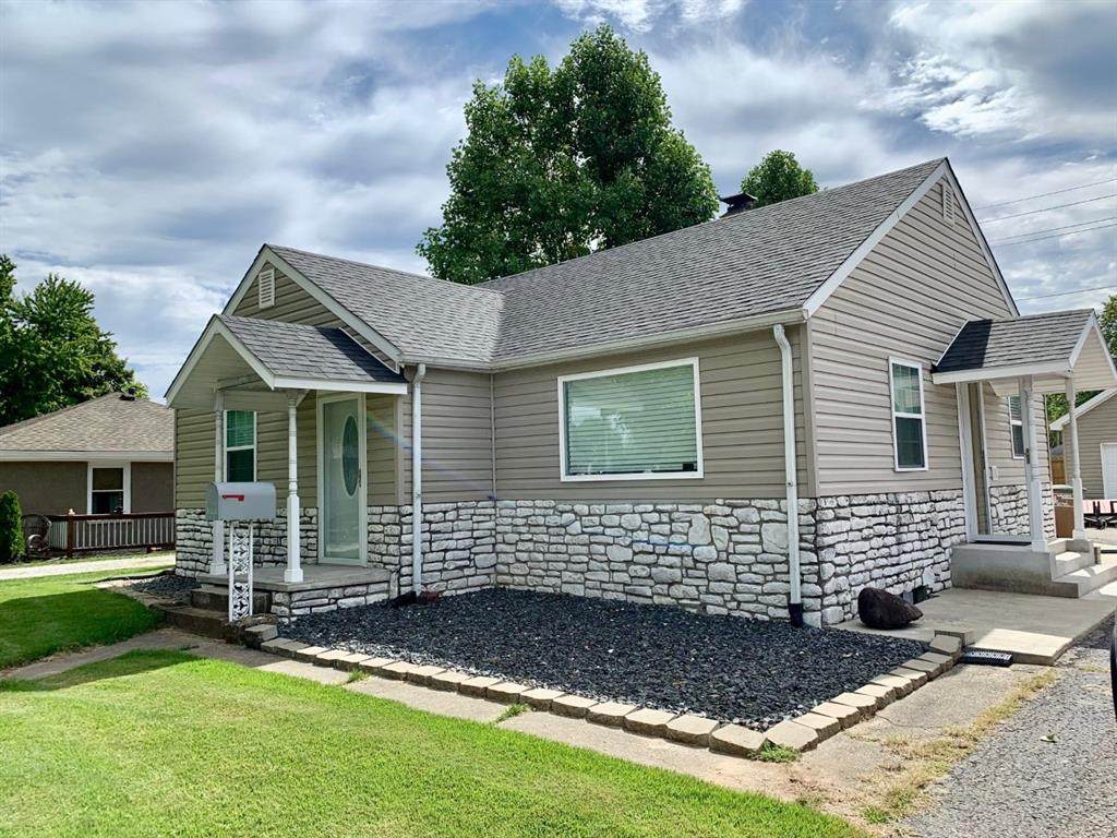 3015 17th Street - Photo 1