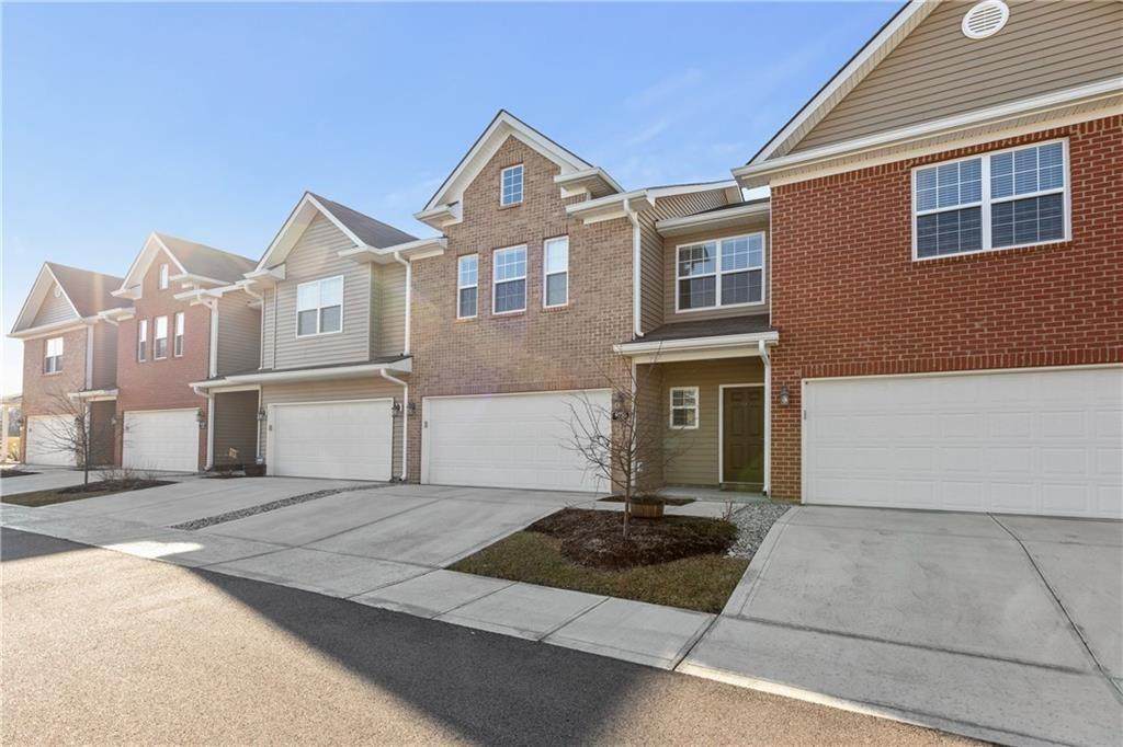 9725 Thorne Cliff Way - Photo 1
