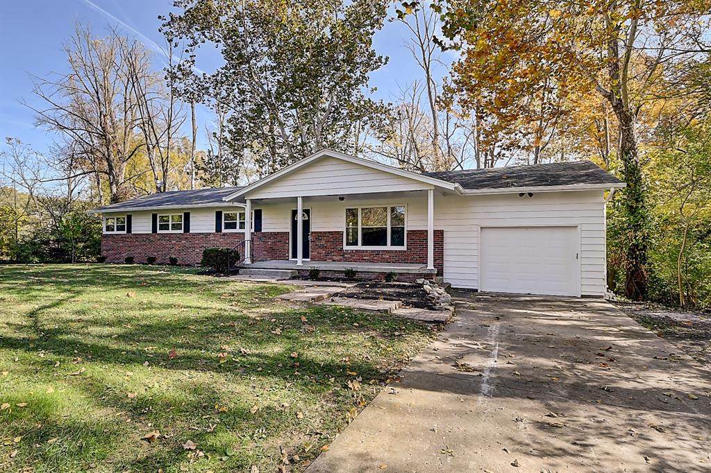 879 Oak Street - Photo 1