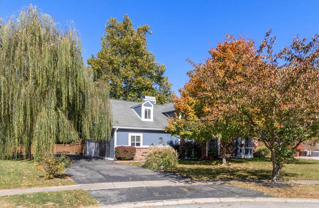3774 Canterbury Court - Photo 1