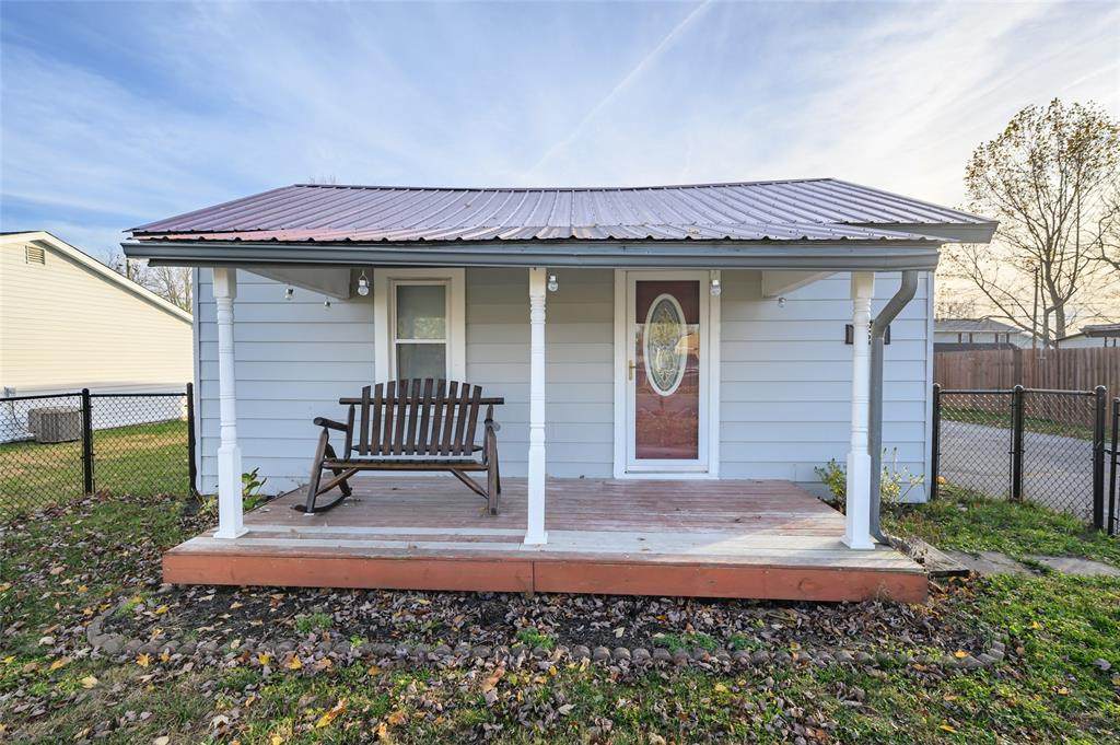 959 York Street - Photo 1