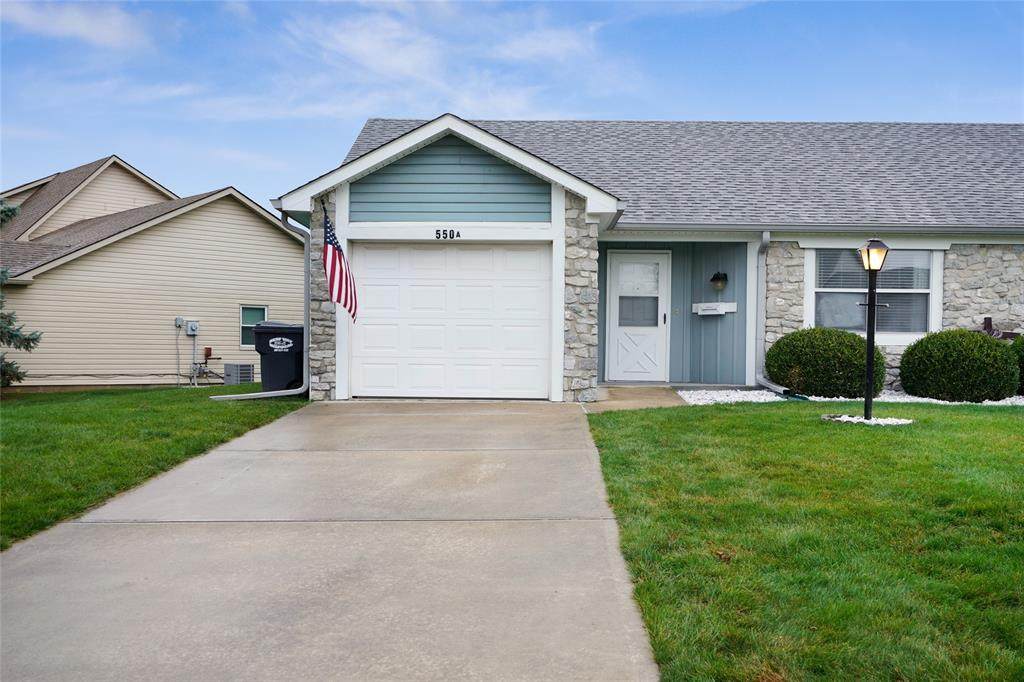 550 Paradise Way - Photo 1