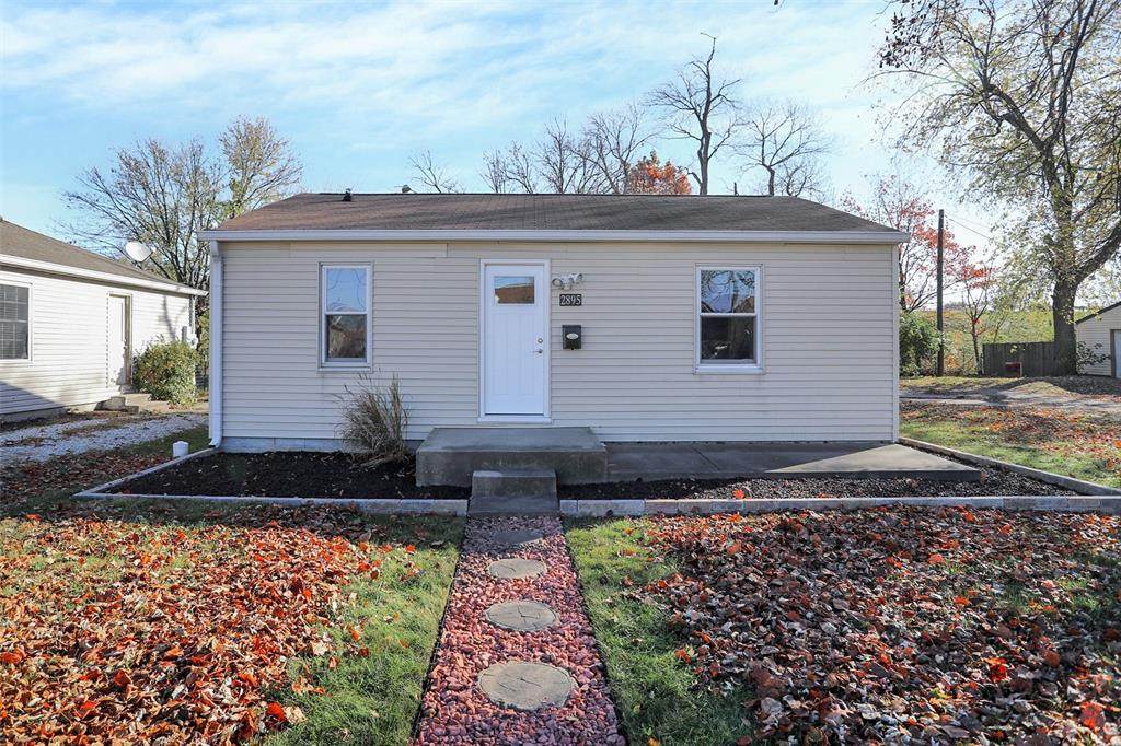 2895 Boyd Avenue - Photo 1
