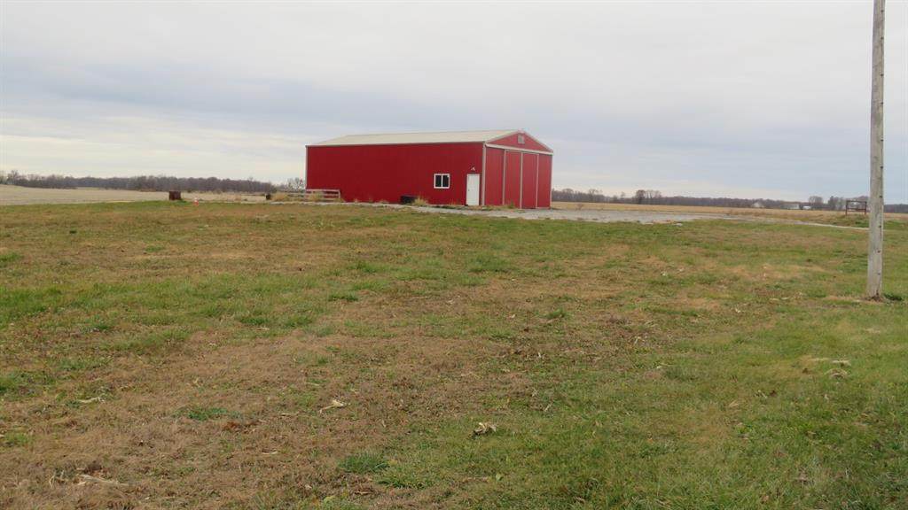 5135 300 W Road - Photo 1