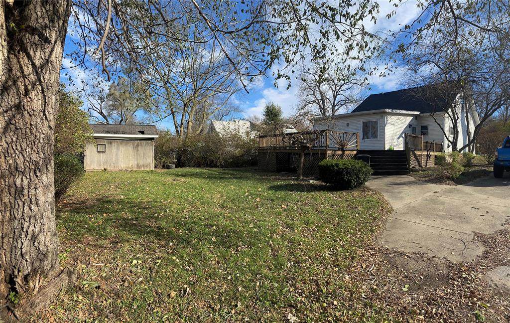 1120 Queen Street - Photo 1