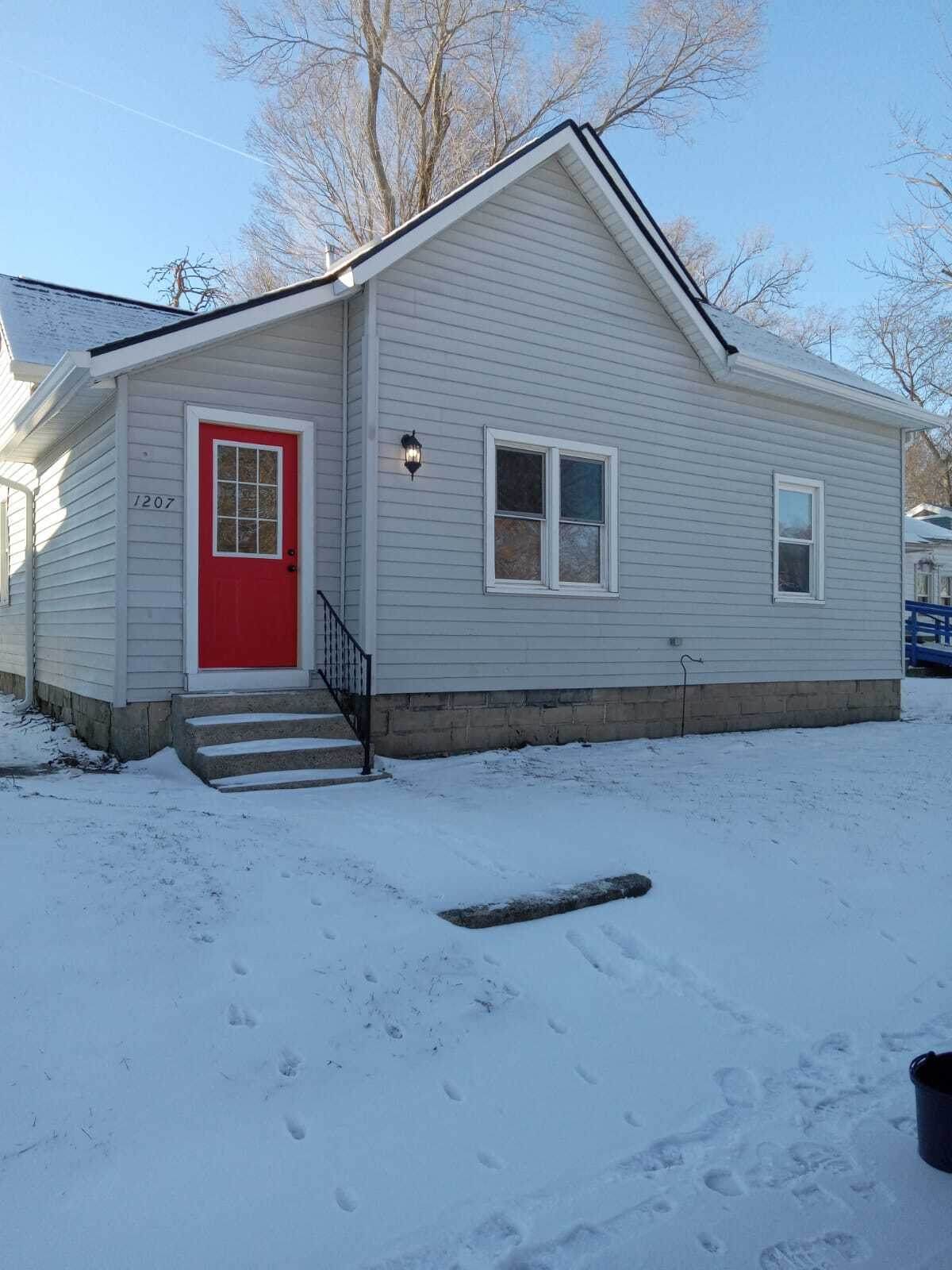 1207 10th Street - Photo 1